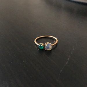 Gold band with Emerald Amour Vert ring